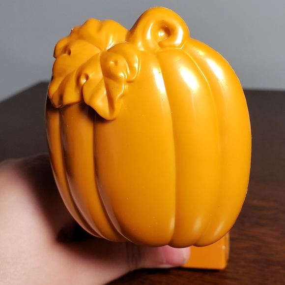Wallflower plug in pumpkin halloween bbw bath body